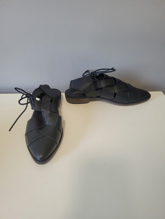 Free People Shoes - Free People Destino Woven Leather Lace Up Flats, VGUC, Size 39